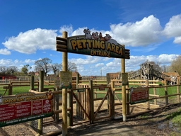Pettitts Animal Adventure Park Logo